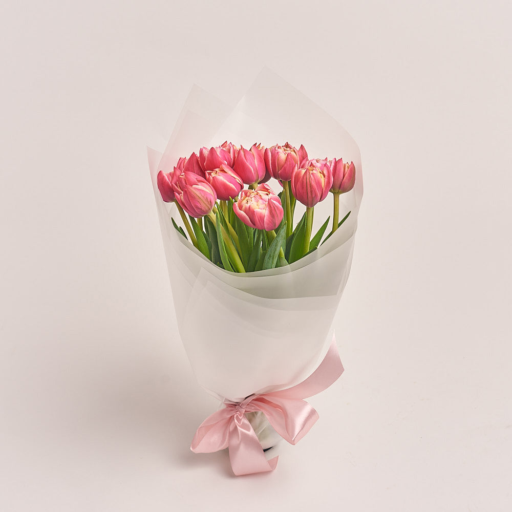 Colourful double-colour tulip bouquet in Dubai
