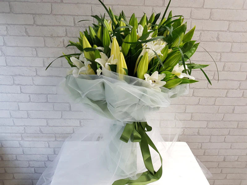 20 White Lily Bouquet