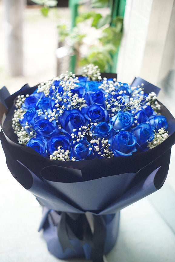 30 Blue Rose Bouquet