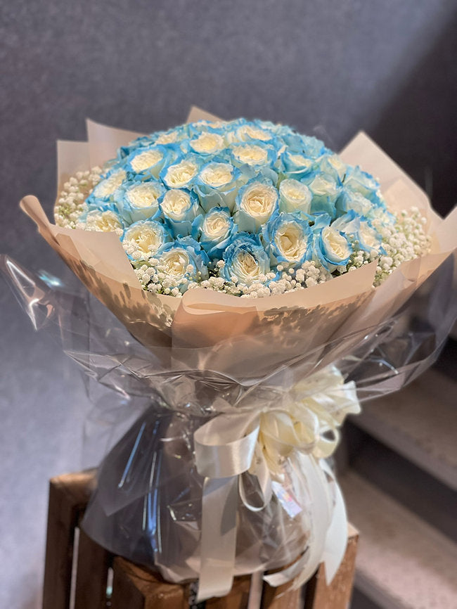 51 Blue White Rose Bouquet