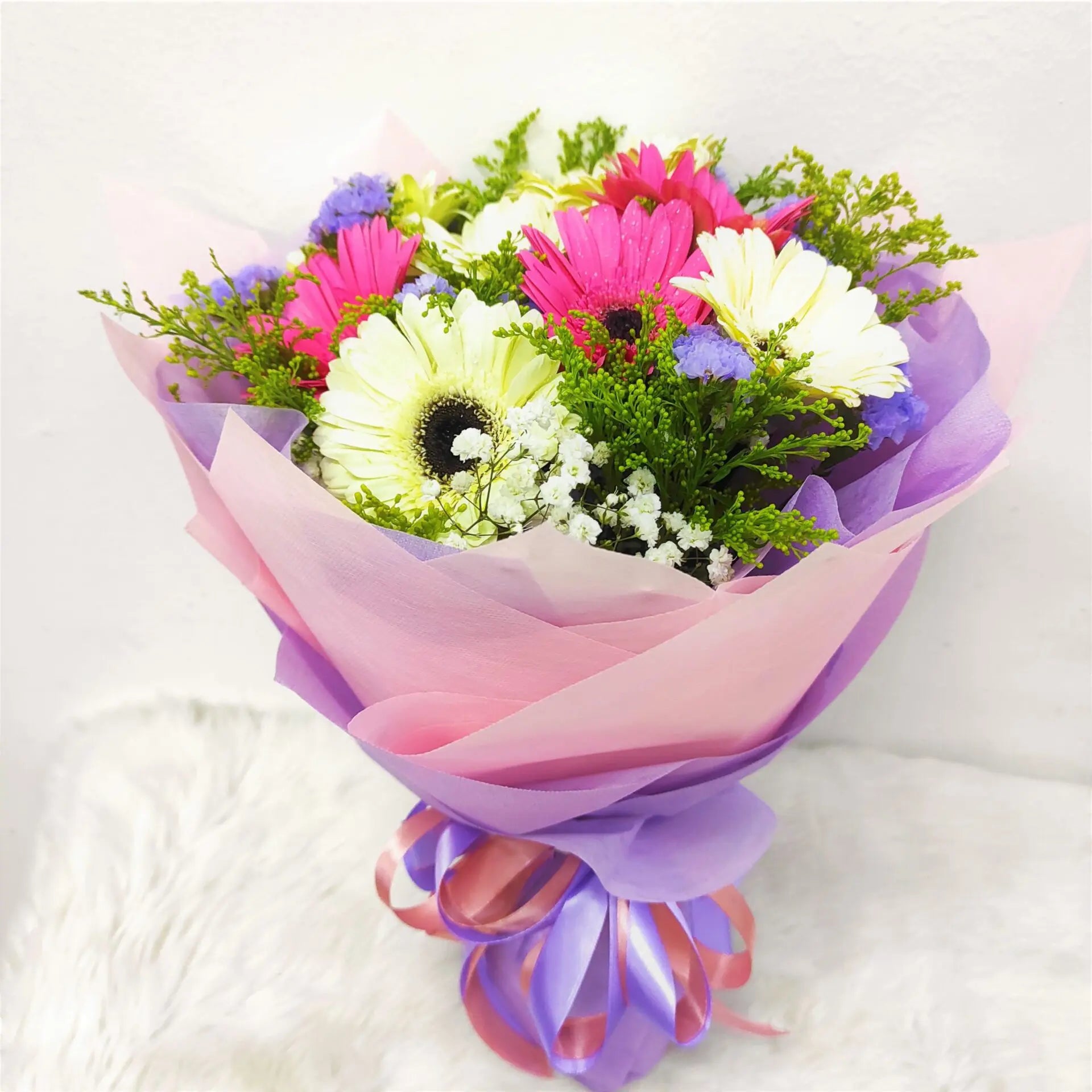 8 Pink and White Daisy Bouquet