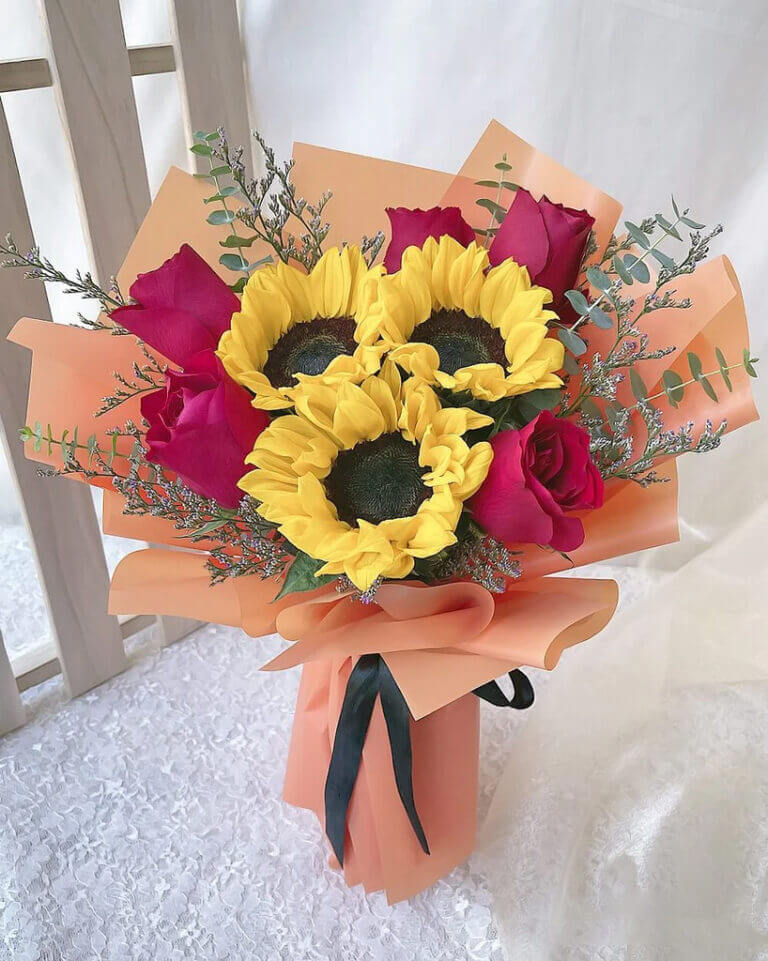 Sunflower And Rose Mix Bouquet