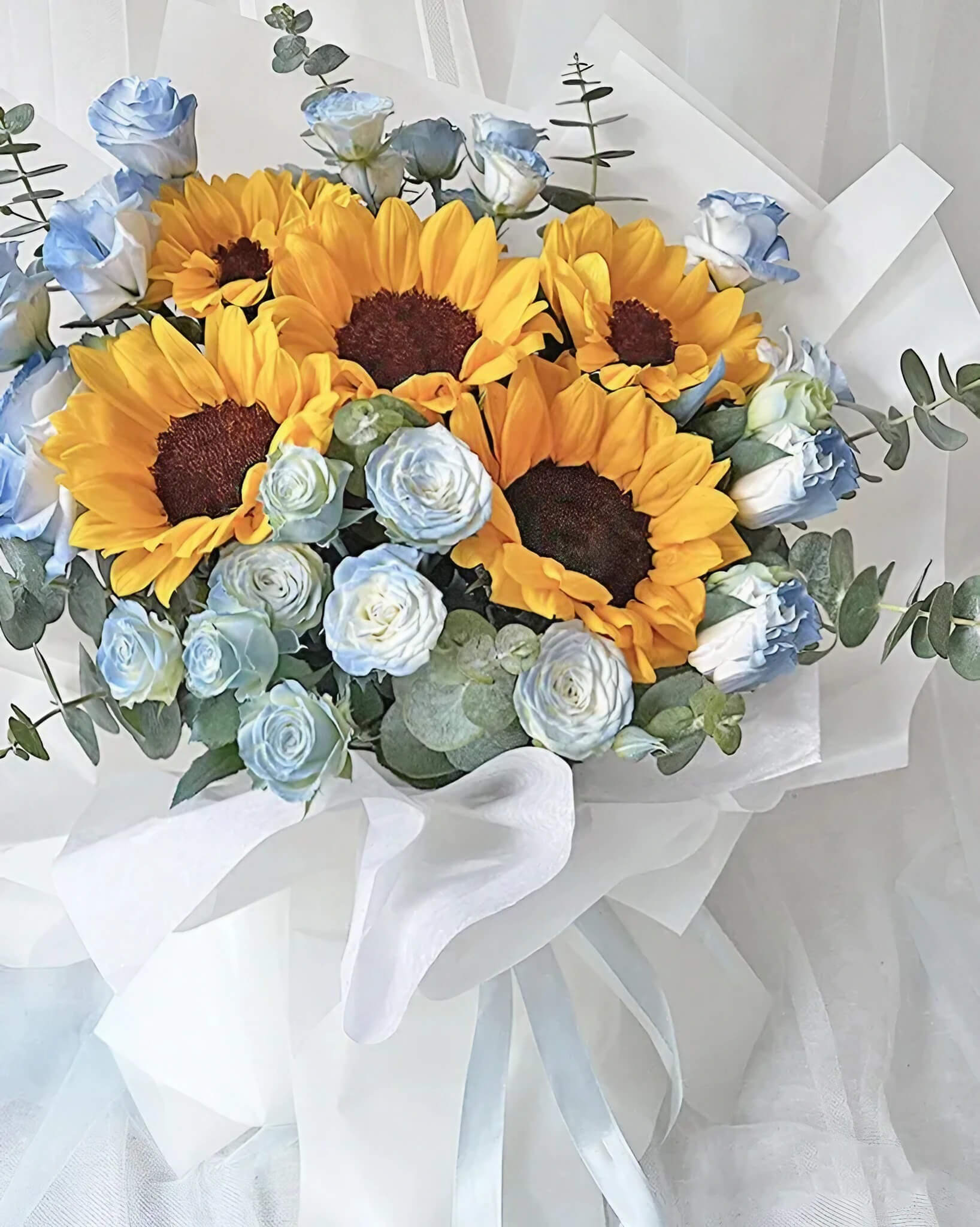 Sunflower With Blue Spray Roses