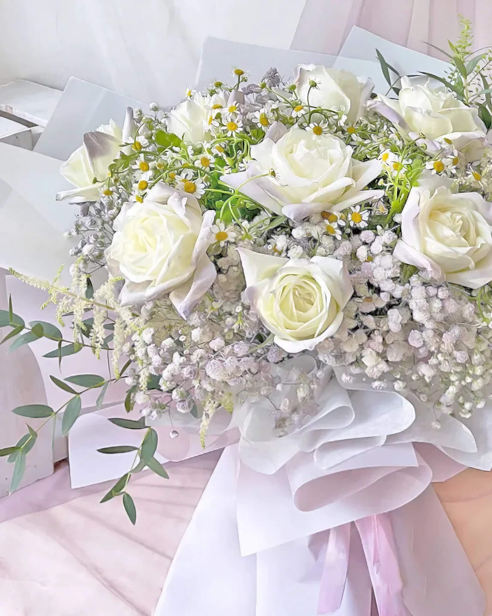 8 White Rose Bouquet