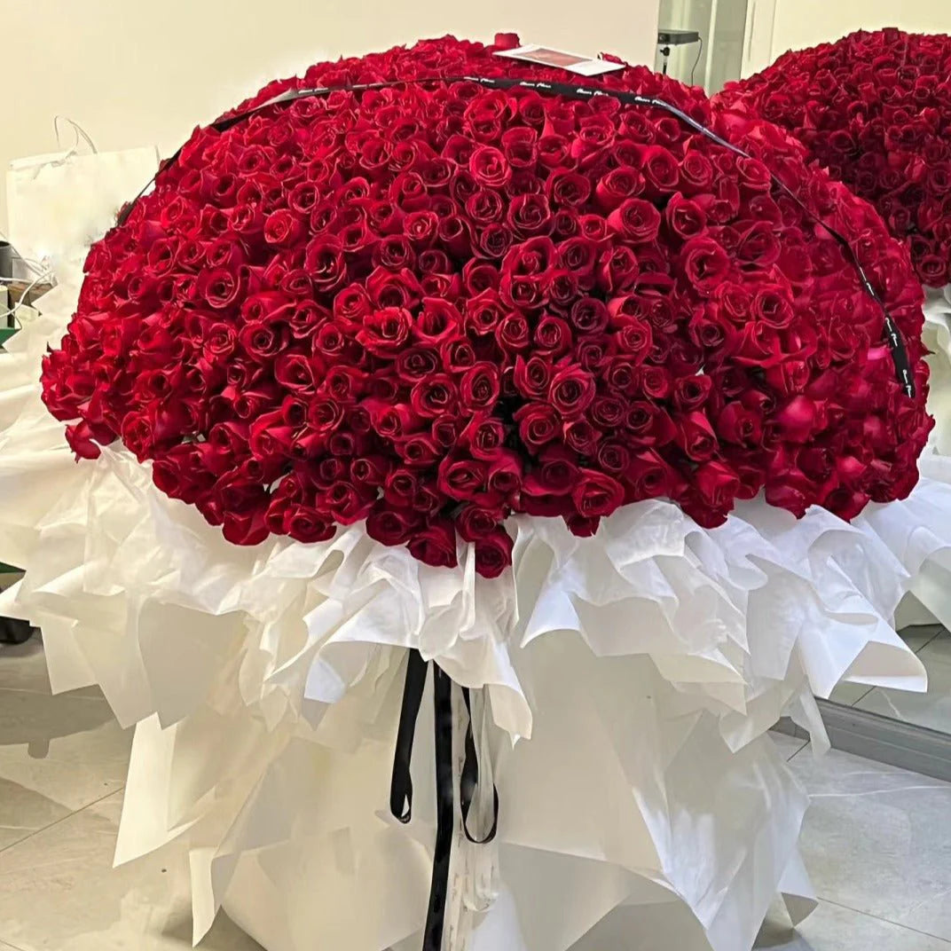 1000 Red Rose Grand Bouquet